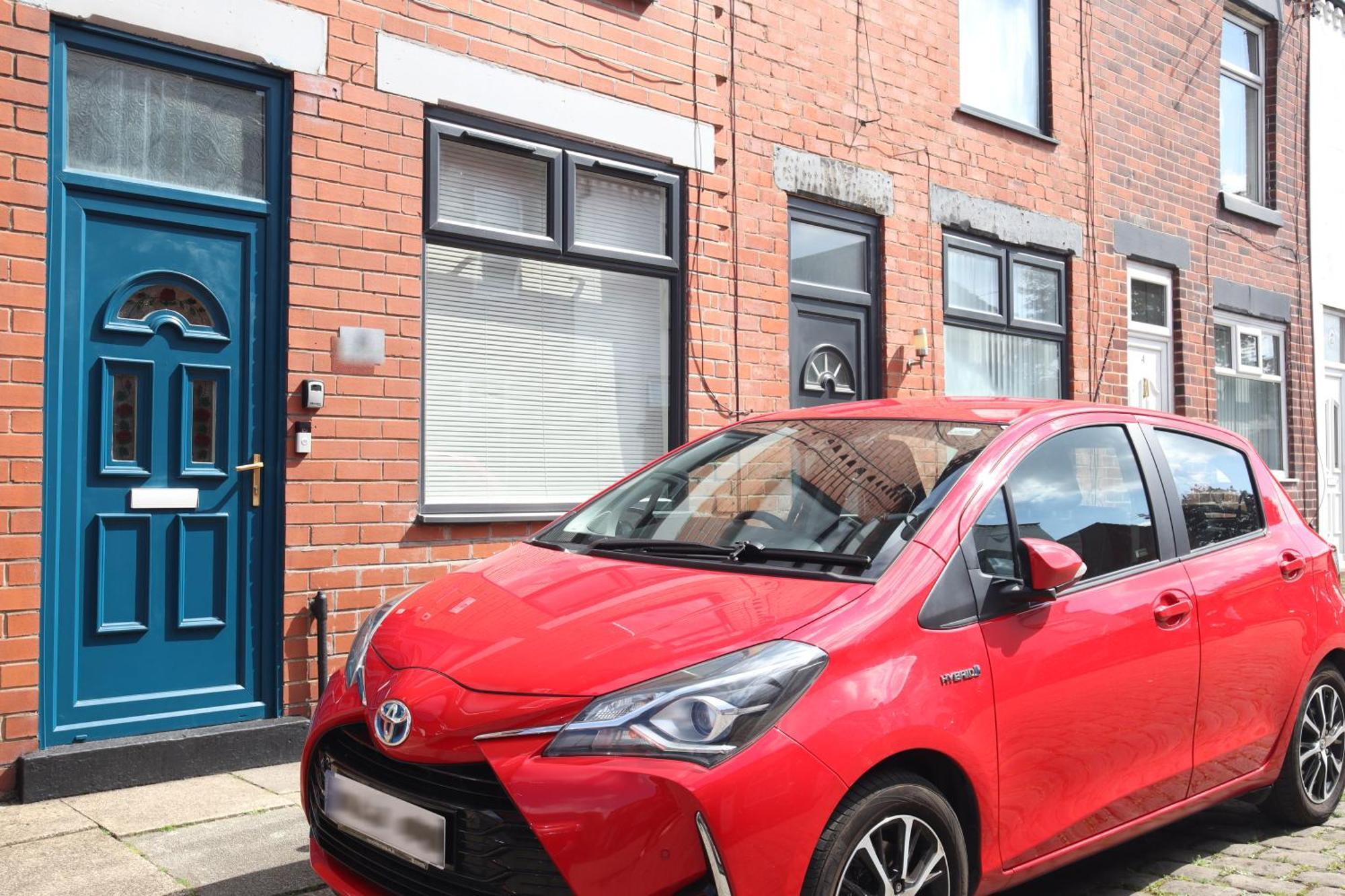 2-Bedroom, Free Parking, High Speed Wi-Fi, Swinton Manchester Bagian luar foto
